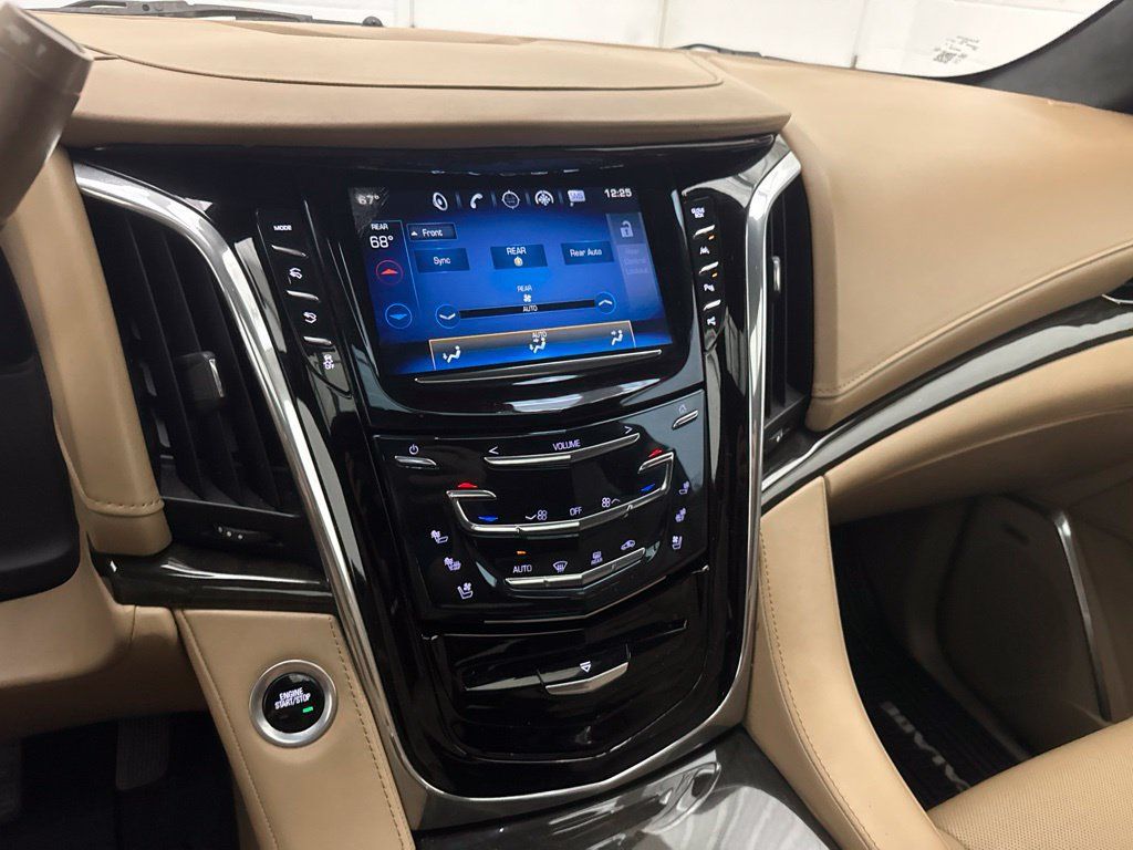 Used 2018 Cadillac Escalade ESV Platinum AWD/4WD image 19