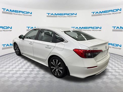 Used 2023 Honda Civic EX image 3