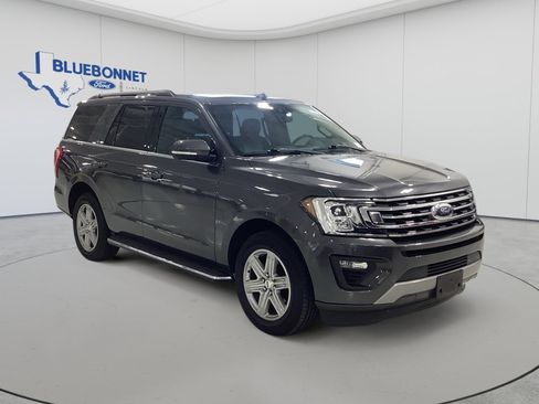 Used 2021 Ford Expedition XLT RWD image 3