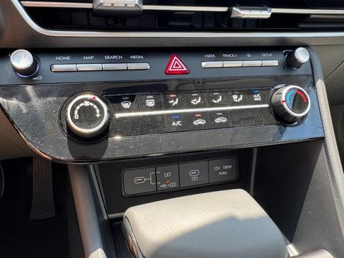Used 2025 Hyundai Sonata SE FWD image 18