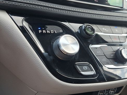 Used 2022 Chrysler Pacifica Touring-L AWD/4WD image 23
