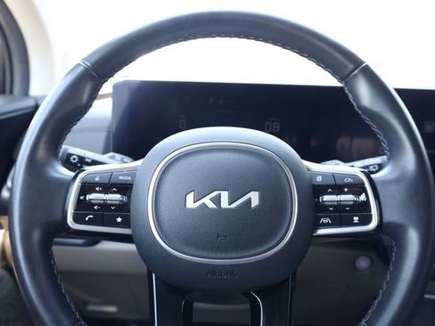 Certified 2025 Kia Carnival LXS image 15