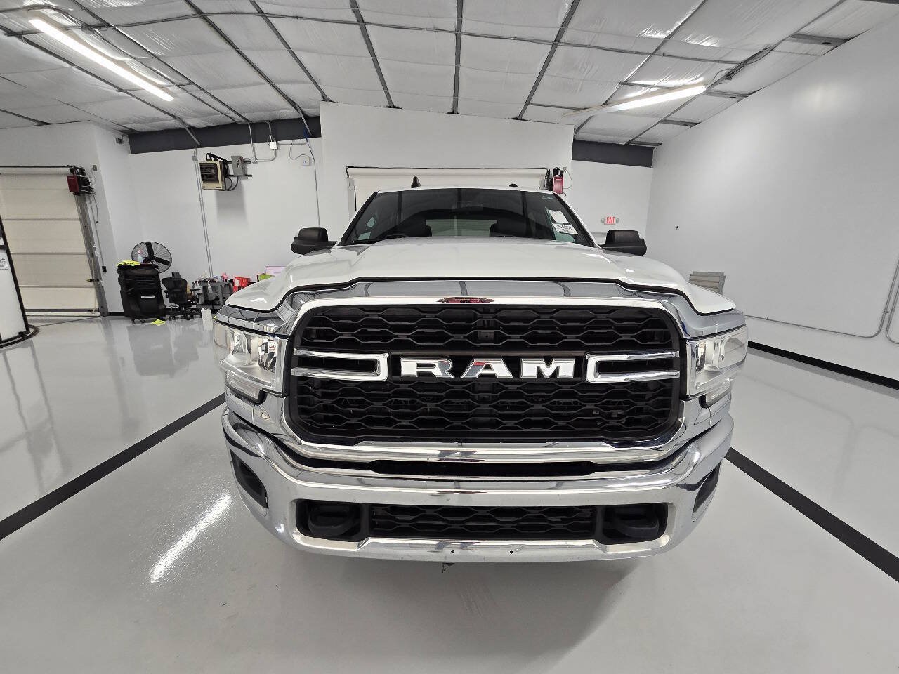 Used 2022 RAM 2500 Tradesman w/ Chrome Appearance Group AWD/4WD image 10