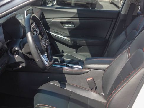 Certified 2025 Nissan Sentra SR w/ SR Premium Package image 18