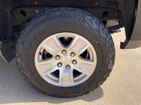 Used 2018 Chevrolet Silverado 1500 LT w/ Texas Edition AWD/4WD image 18