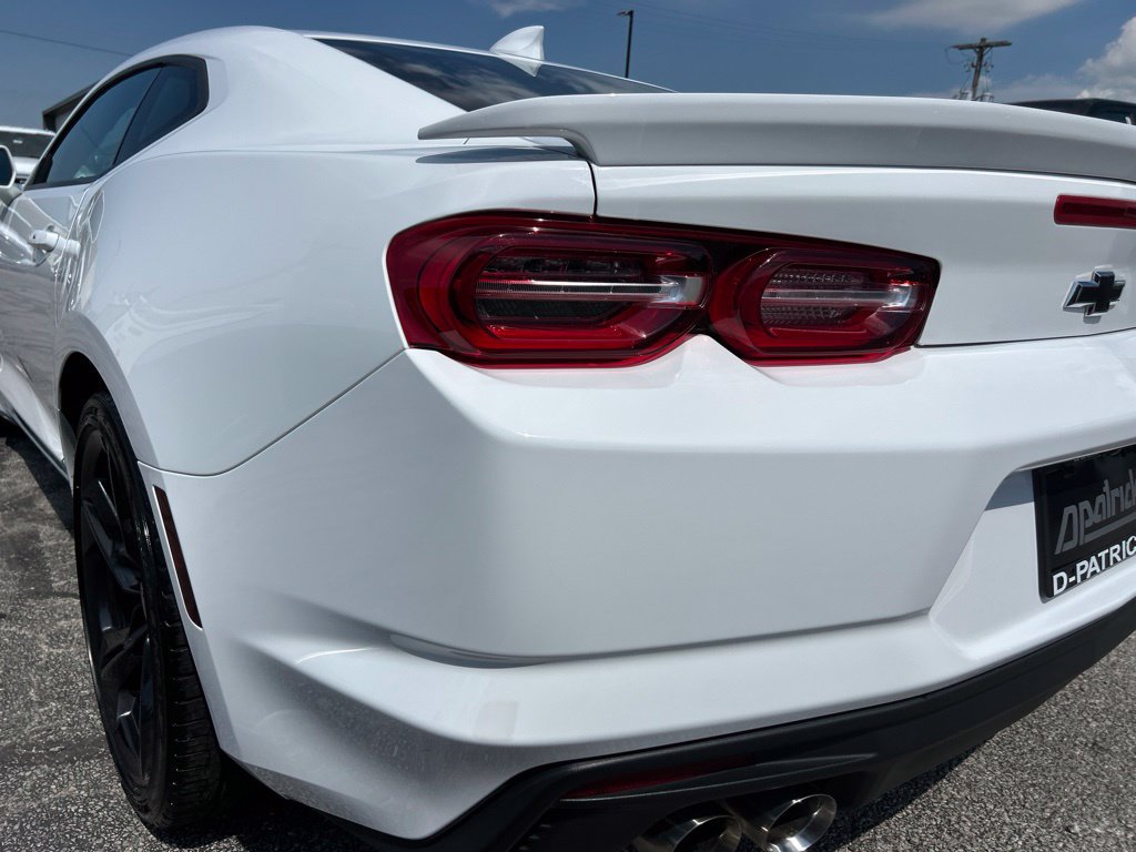 Used 2020 Chevrolet Camaro LT w/ Technology Package RWD image 10