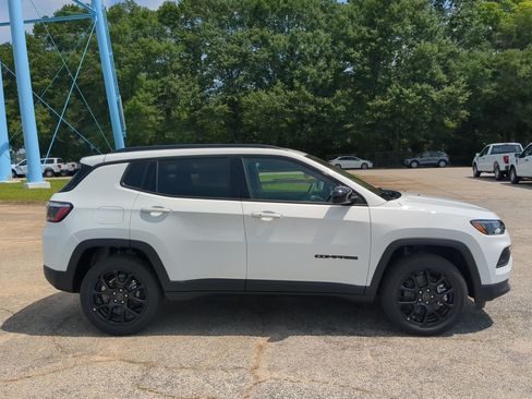 New 2026 Jeep Compass Latitude AWD/4WD image 2