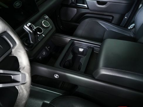 Used 2023 Land Rover Defender 110 V8 image 18