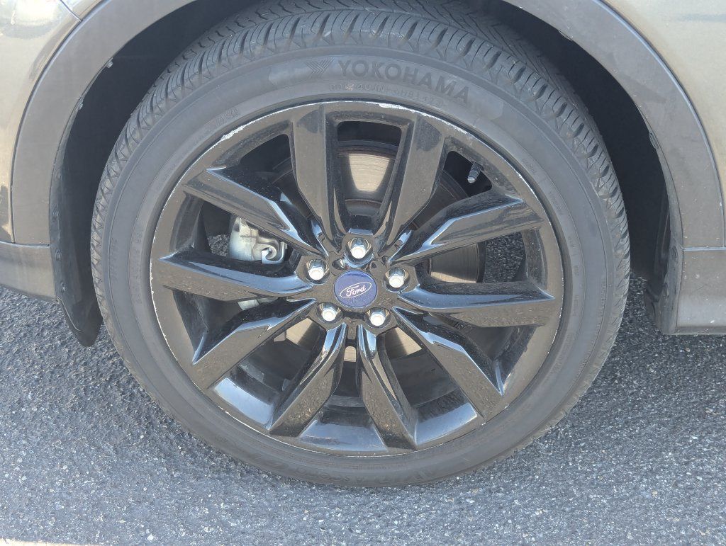 Used 2018 Ford Escape SE w/ SE Sport Appearance Package AWD/4WD image 13