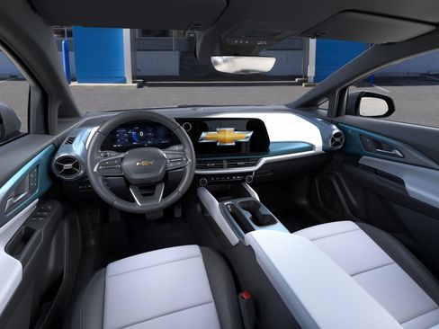 New 2026 Chevrolet Equinox EV LT image 15