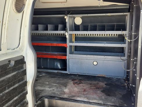 Used 2016 Chevrolet Express 2500 image 9