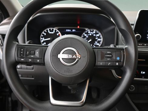 Used 2023 Nissan Rogue SV image 27