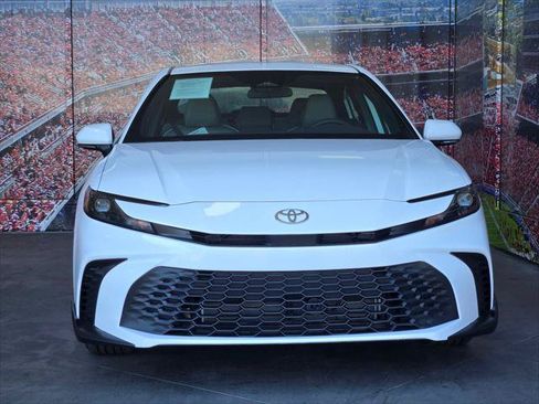 Used 2026 Toyota Camry SE FWD image 3