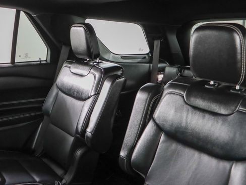 Used 2023 Ford Explorer ST w/ Technology Package image 25