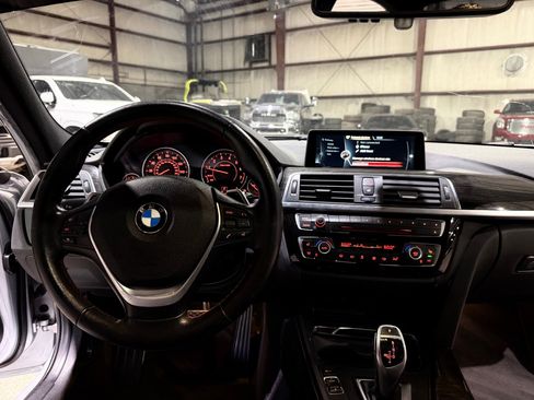 Used 2016 BMW 328i Sedan w/ Technology Package image 29