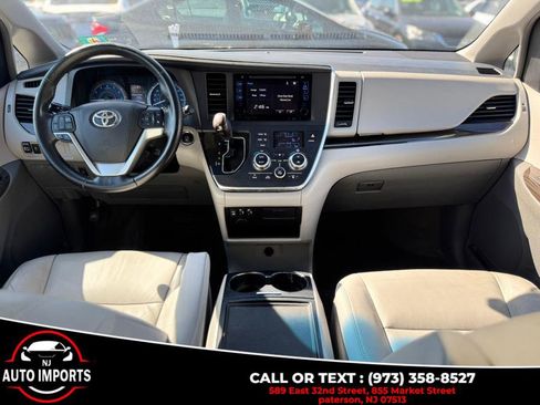 Used 2016 Toyota Sienna XLE Premium image 27