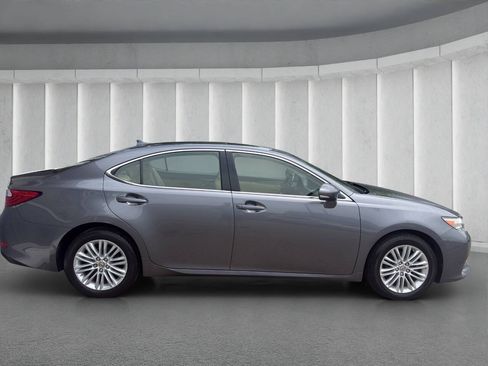 Used 2013 Lexus ES 350 w/ Luxury Pkg FWD image 6