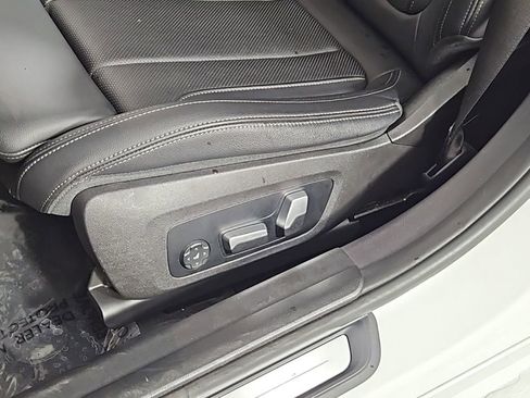 Used 2023 BMW 330i Sedan w/ Driving Assistance Package image 23