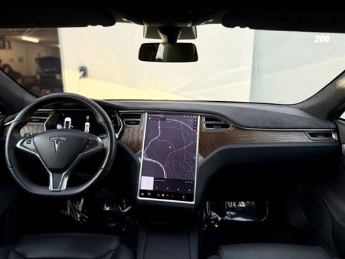 Used 2017 Tesla Model S 90D image 10