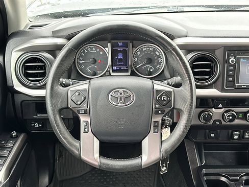Used 2018 Toyota Tacoma SR5 image 27