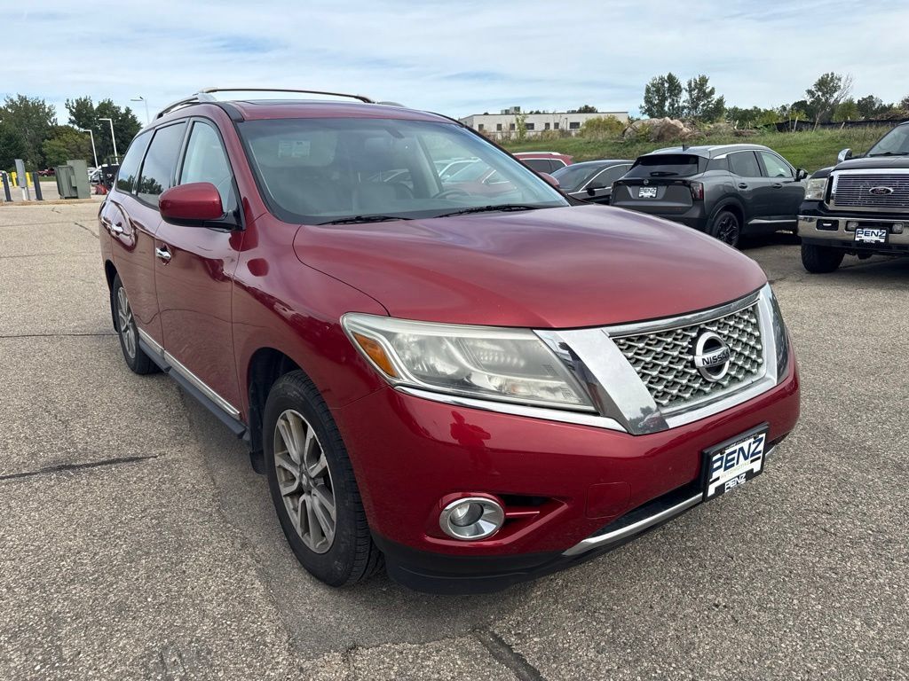Used 2014 Nissan Pathfinder SL w/ SL Premium Package AWD/4WD image 3