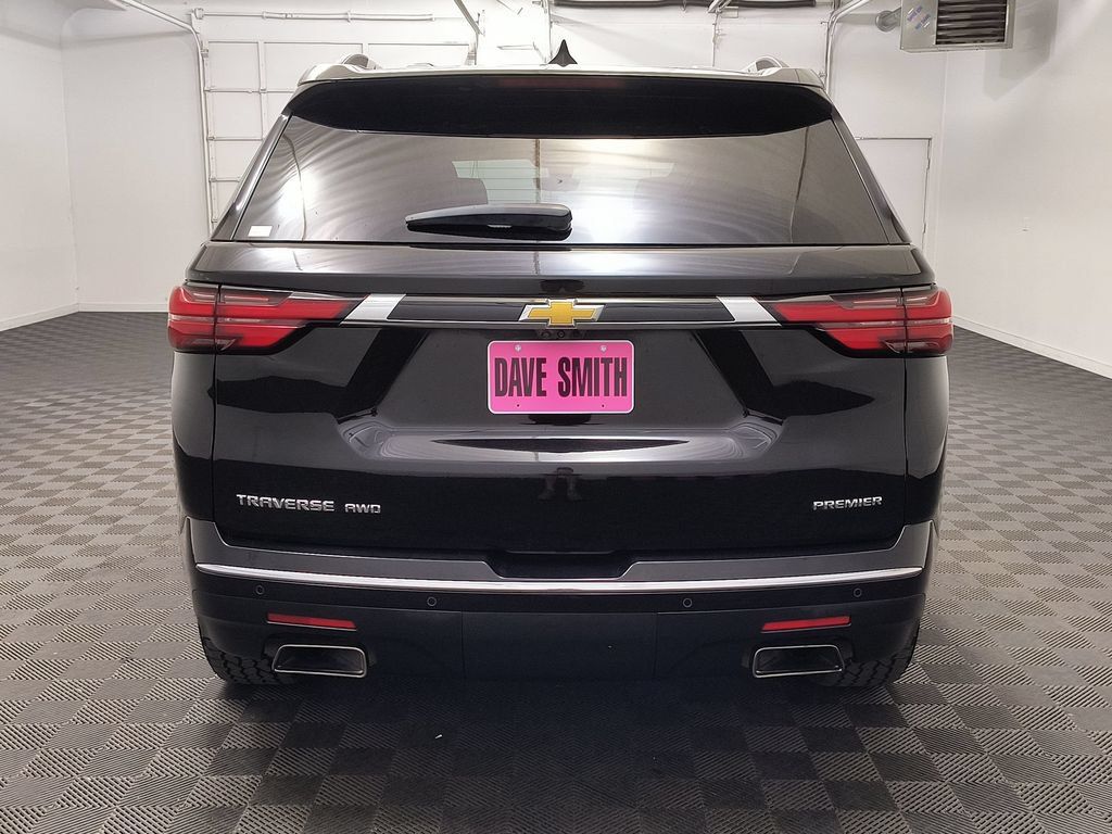Used 2023 Chevrolet Traverse Premier AWD/4WD image 10