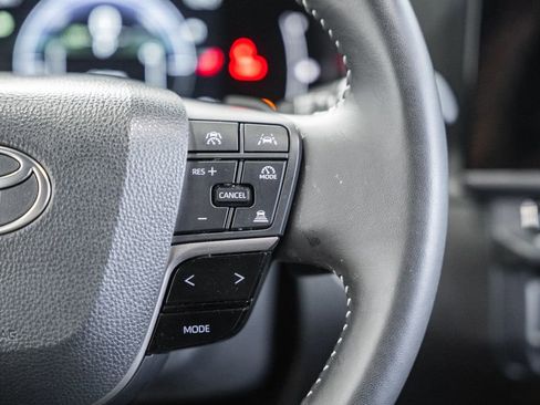 Used 2025 Toyota Camry SE FWD image 26