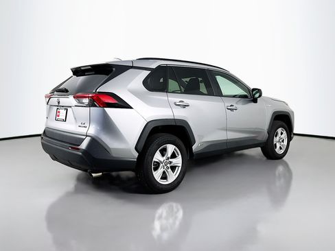 Used 2021 Toyota RAV4 LE AWD/4WD image 7