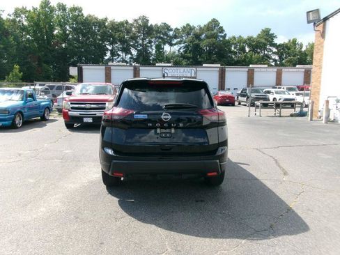 Used 2025 Nissan Rogue SV AWD/4WD image 7
