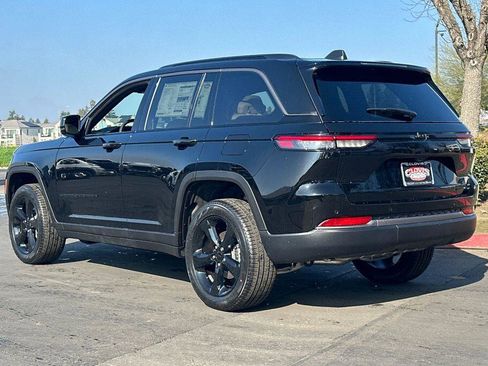 New 2026 Jeep Grand Cherokee Limited w/ Limited Altitude Package image 6