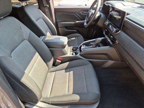 Used 2024 Chevrolet Colorado Trail Boss w/ LPO, Dark Essentials Package AWD/4WD image 30
