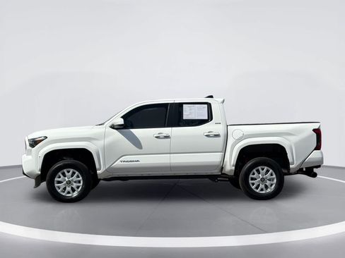 Used 2025 Toyota Tacoma SR5 AWD/4WD image 3