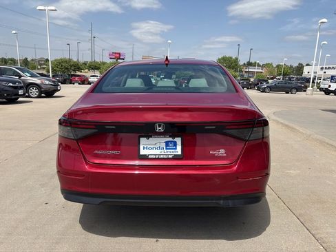 Used 2023 Honda Accord EX image 6