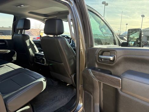 Used 2022 Chevrolet Silverado 2500 LTZ w/ LTZ Premium Package image 23