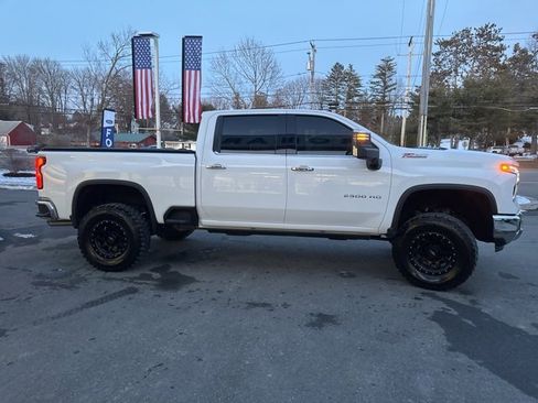 Used 2024 Chevrolet Silverado 2500 LTZ w/ LTZ Plus Package image 5