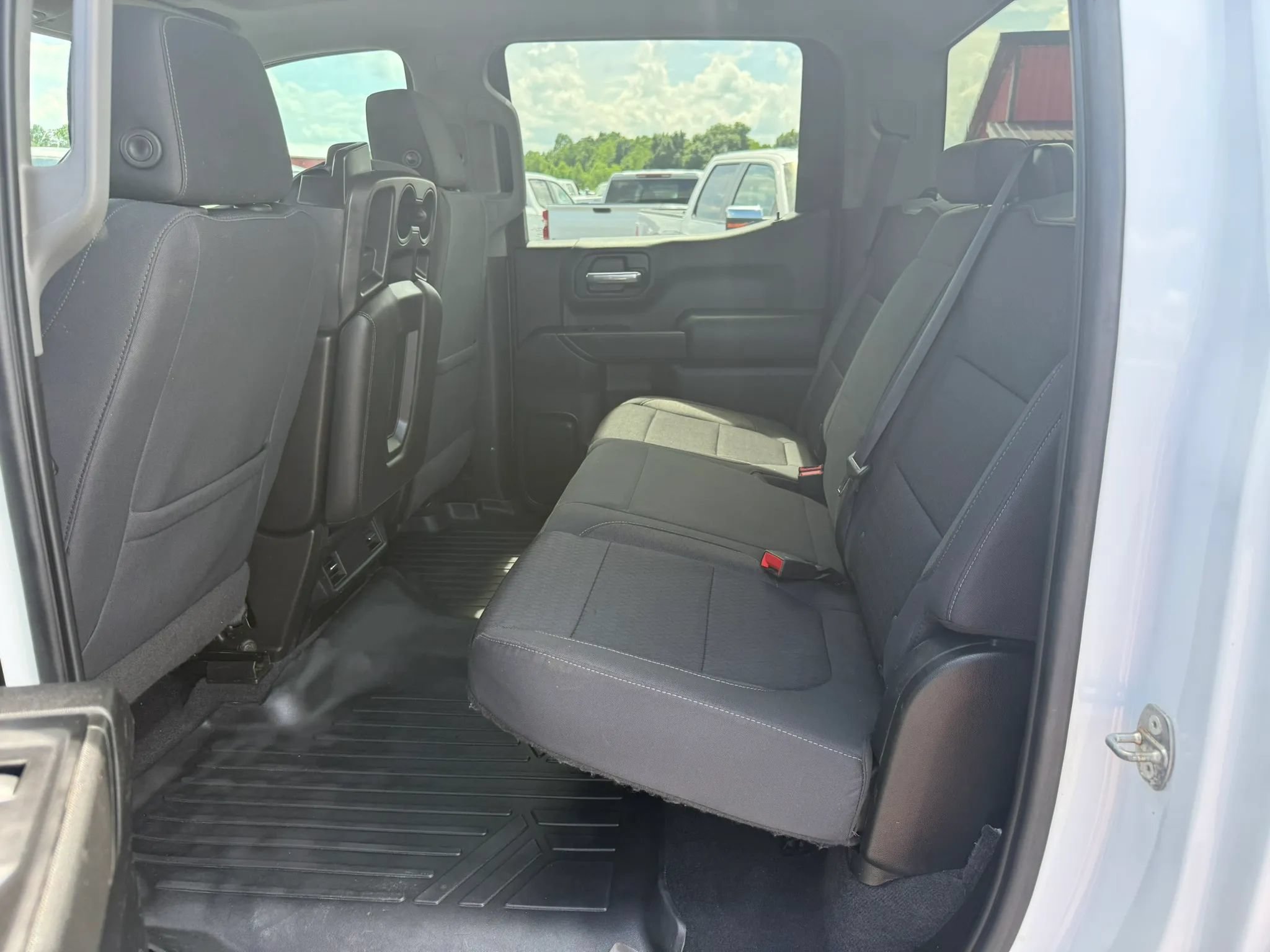 Used 2020 Chevrolet Silverado 1500 LT w/ Z71 Off-Road Package AWD/4WD image 14