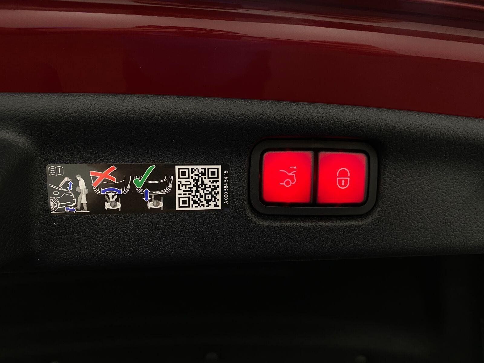 Certified 2026 Mercedes-Benz C 300 4MATIC Sedan image 6