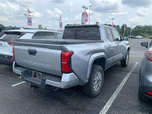 Used 2024 Toyota Tacoma SR5 AWD/4WD image 2