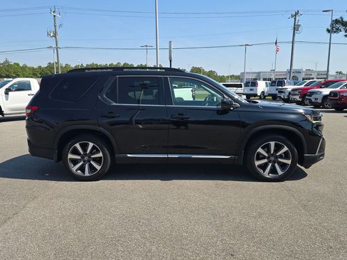 Used 2023 Honda Pilot Touring image 6