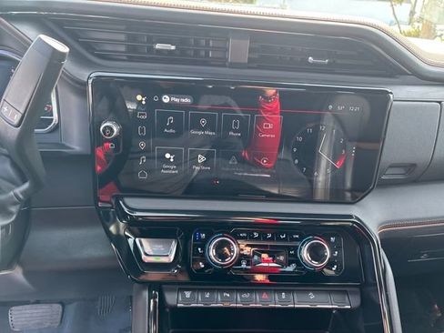 Used 2025 GMC Sierra 2500 AT4 image 21