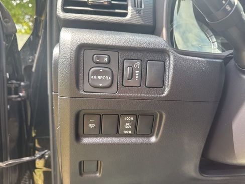 Used 2019 Toyota 4Runner TRD Off-Road w/ Wilderness Package AWD/4WD image 10