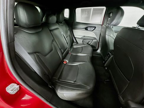 Certified 2025 Jeep Compass Limited AWD/4WD image 37