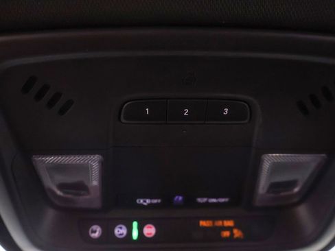 Used 2023 Chevrolet Traverse LT w/ Rear Camera Mirror Package image 51