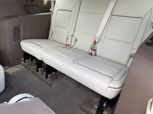 Used 2026 GMC Yukon XL Denali w/ Sun & Power Step Package AWD/4WD image 12