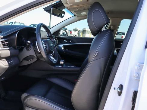 Used 2023 Genesis G70 2.0T AWD/4WD image 18