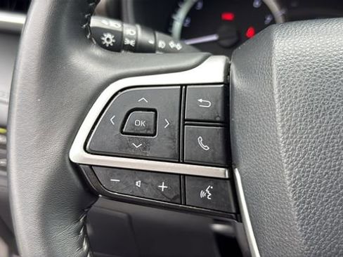 Certified 2024 Toyota Highlander LE FWD image 23