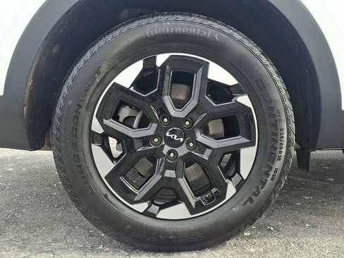 Certified 2025 Kia Sorento S w/ Panoramic Sunroof Package image 8