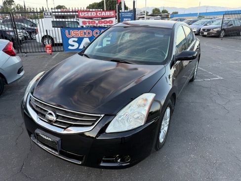 Used 2011 Nissan Altima 2.5 S w/ Convenience Pkg image 1