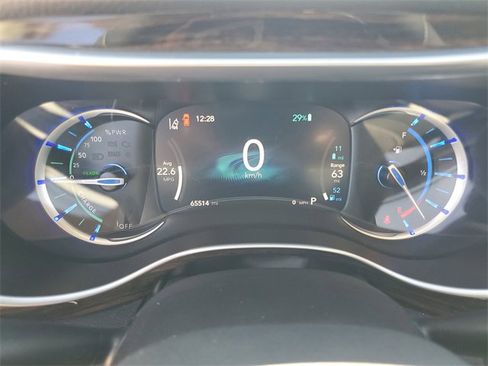 Used 2023 Chrysler Pacifica Limited image 14