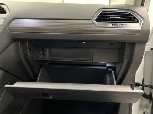 Used 2024 Volkswagen Tiguan Wolfsburg Edition image 30